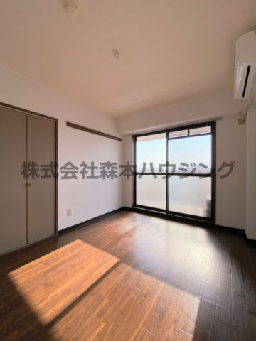 【洋室】 | 　スタジオM | ※同タイプ別室の写真を使用しています。
　設備内容や色調など相違がある場合は実際のお部屋の現状優先となります。