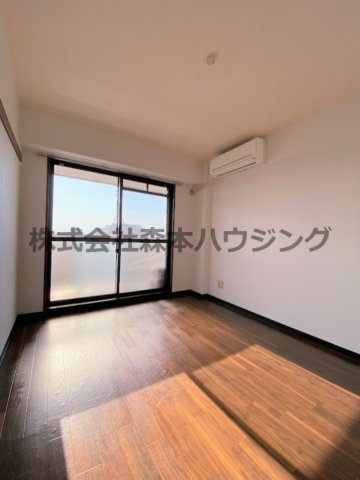 【洋室】 | 　スタジオM | ※同タイプ別室の写真を使用しています。
　設備内容や色調など相違がある場合は実際のお部屋の現状優先となります。
