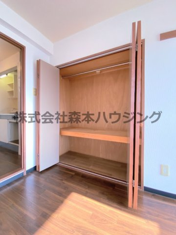 【収納】 | 　スタジオM | ※同タイプ別室の写真を使用しています。
　設備内容や色調など相違がある場合は実際のお部屋の現状優先となります。