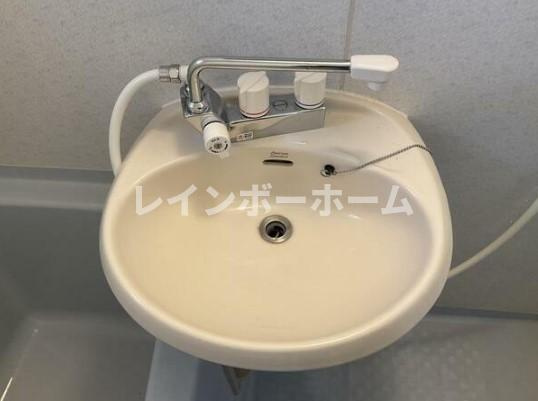 ヒルパールの洗面所