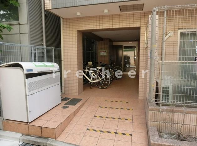 マーベラス早稲田鶴巻町のエントランス