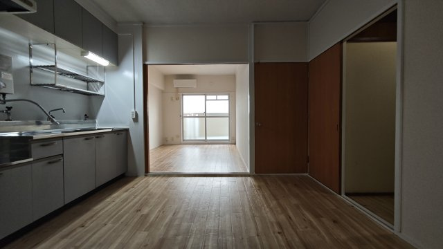 【居間・リビング】ビレッジハウス港島タワー1号棟 