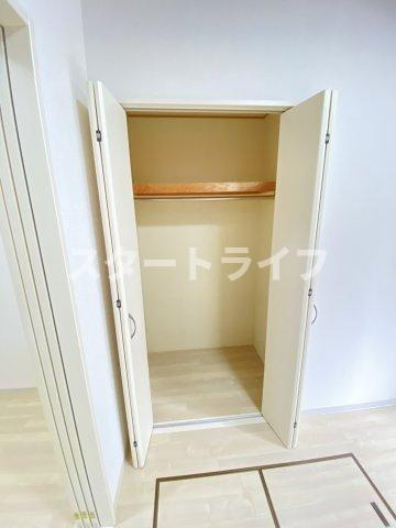 大阪市淀川区木川東４丁目の賃貸マンションの収納