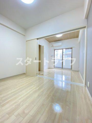 大阪市淀川区木川東４丁目の賃貸マンションの寝室