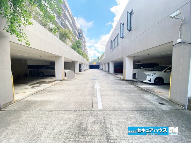 【中古マンション】パークシティ松下の駐車場|事前予約にて現地ご見学いただけます！お気軽にお問い合わせください♪
■株式会社　セキュアハウス■
住宅ローンに強く、知識、経験豊富なスタッフ在籍
お客様に寄り添い、ご成約後もサポート致します。　　　　