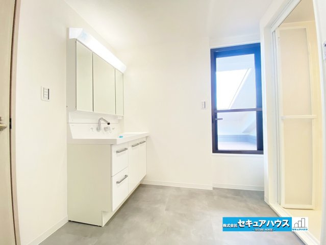 【中古マンション】パークシティ松下の洗面所|【洗面台】
◆洗面台別角度の写真です！
　　　　　　　　　　　　　　　　　　　　　　　　　　　　　　　　　　　　　　　　　　　　　　　　　　　　　　　　　　　　　　　　　　　　　　　　　　　　　　　　