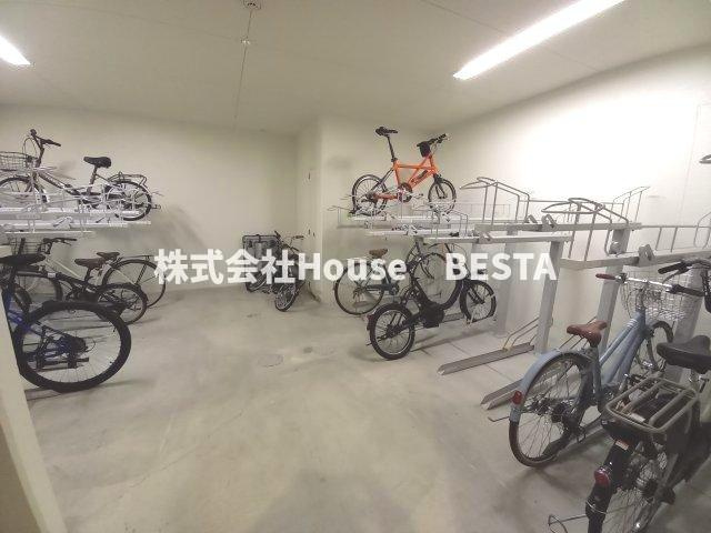 パラッツォロッサの駐車場