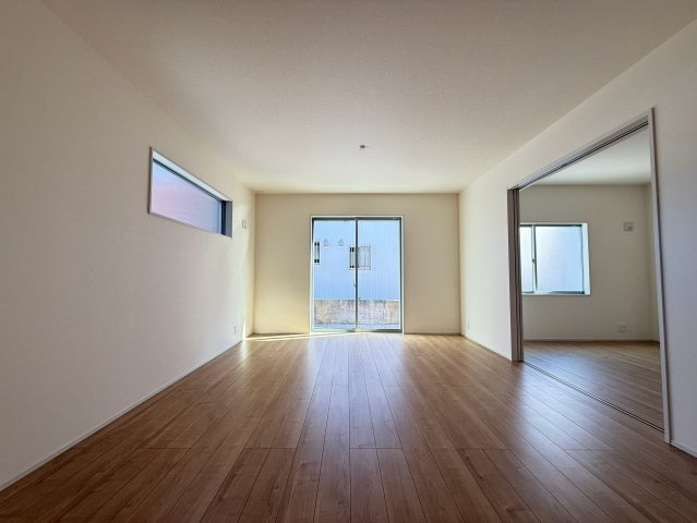 沼津市下河原町全1棟　1号棟の居間・リビング