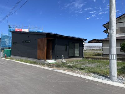 【駐車場】 | 【新築分譲住宅】山形市明神前　全1棟 | 敷地内に駐車2台可能です♪
