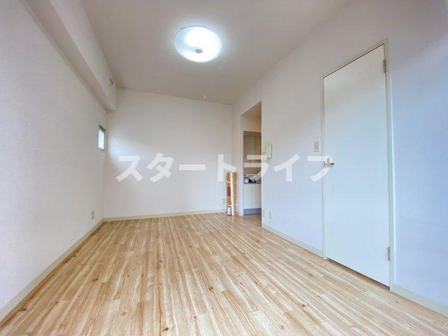 大阪市淀川区東三国１丁目の賃貸マンションの収納