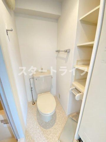大阪市淀川区東三国１丁目の賃貸マンションのトイレ
