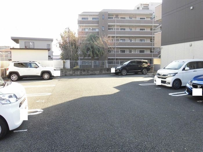セジュール・マイＳの駐車場