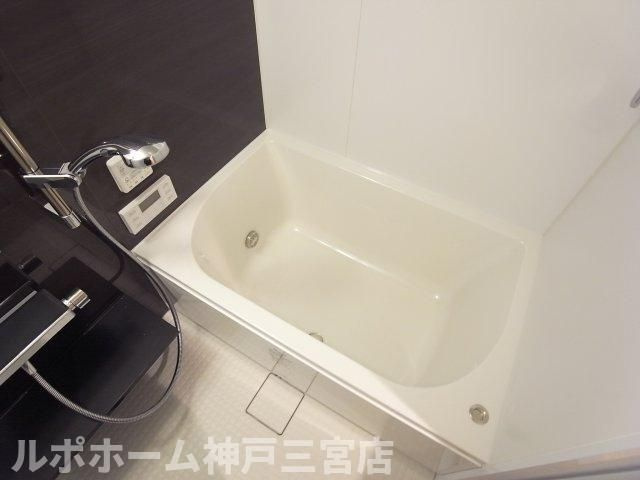 プレサンス神戸元町の浴室