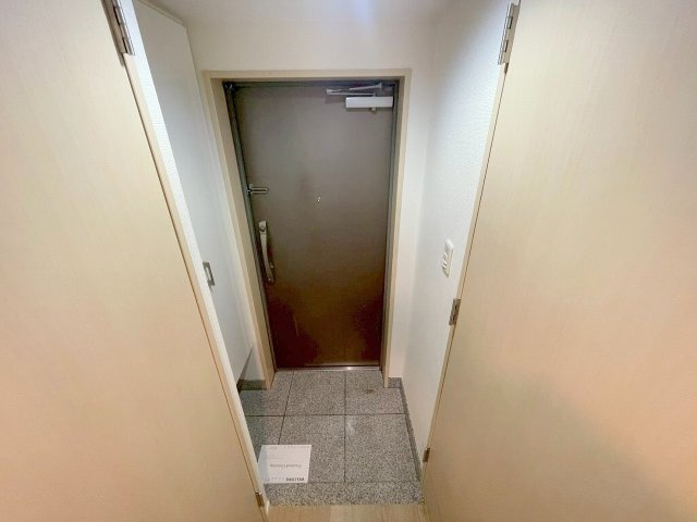 LUMINOUS新大阪の玄関