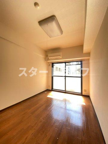 大阪市東淀川区東中島１丁目の賃貸マンションの居間・リビング