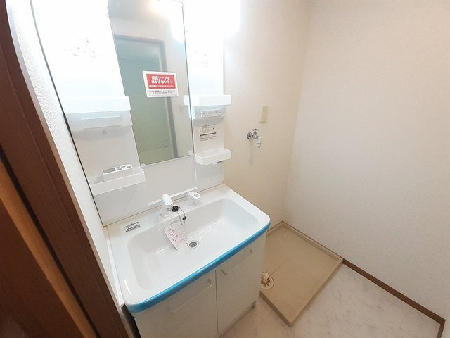 ハーヴェスト　２１の洗面所|朝の身支度には欠かせない独立洗面化粧台