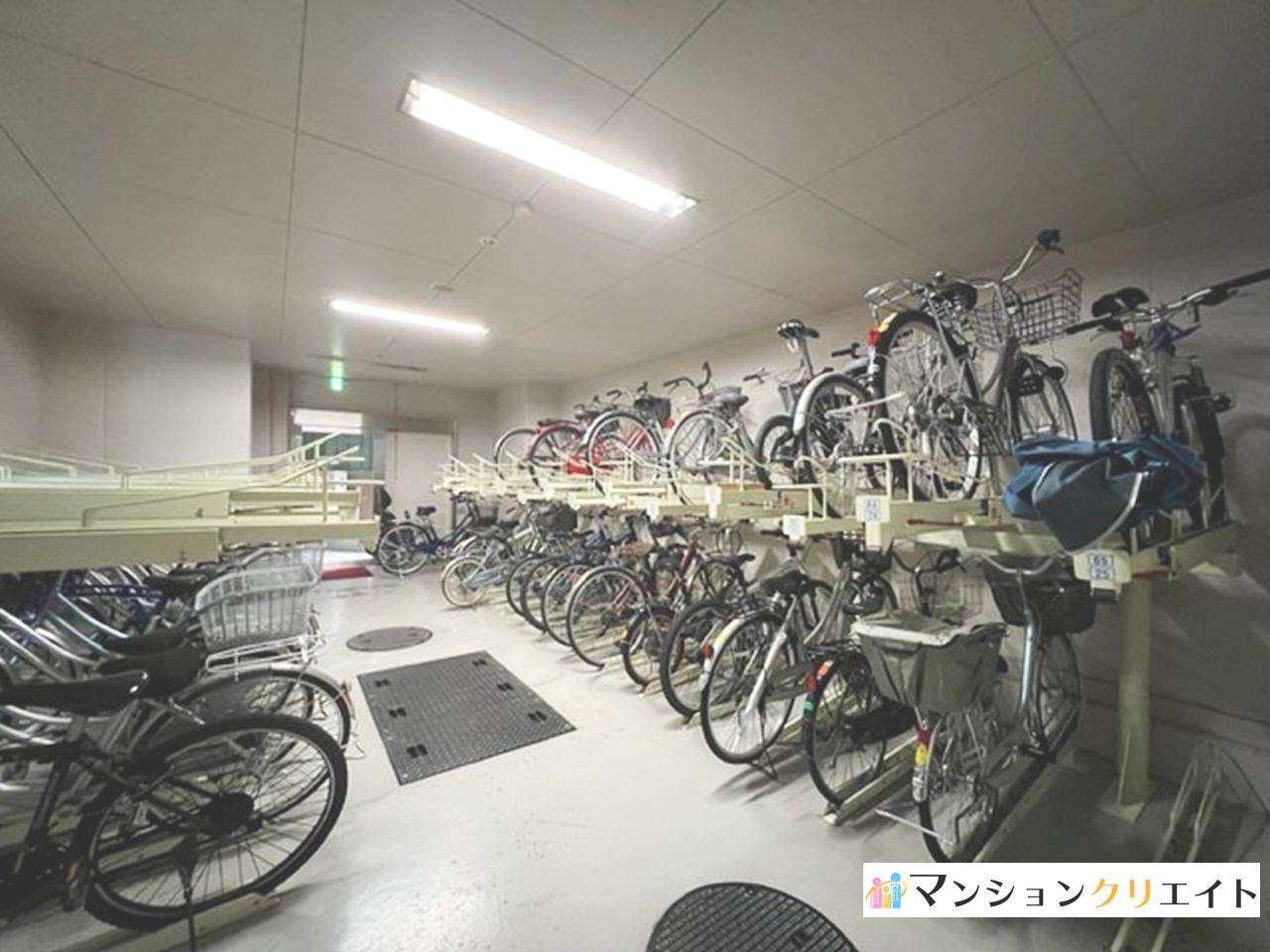 シンフォニアガーデン福井の駐輪場