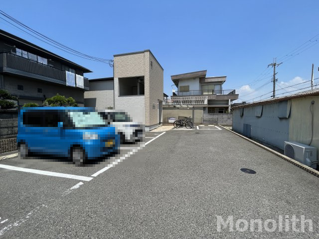 ヴェルデュールの駐車場