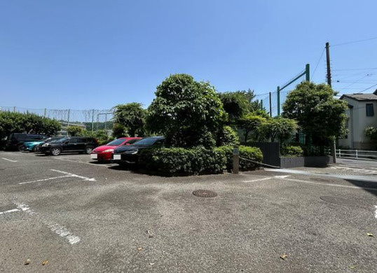 アンビックスつつじヶ丘の駐車場