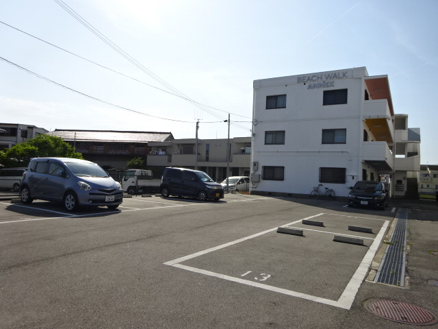Ｂｅａｃｈ　Ｗａｌｋ　Ａｎｎｅｘの駐車場