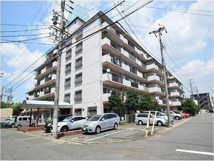 プライム八田の外観