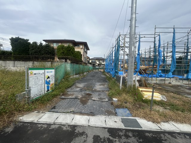 新築　前橋市下龍蔵寺町1期　1号棟の駐車場|現地写真　駐車スペースは建物南西側に5台分可能です！