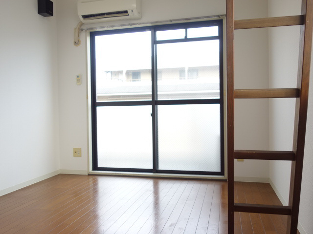 ジュネス西明石の子供部屋