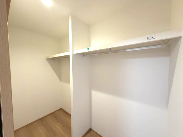 ワイウッドコート前橋市箱田町第9期　1号棟の収納|2階洋室１収納ウォークインクローゼットです♪