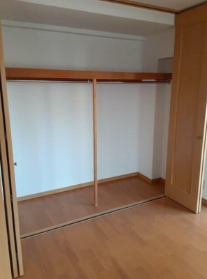 【収納】 | ロイヤルガーデン哲学堂 | クローゼット完備。