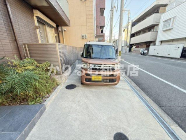 プリムール都島の駐車場