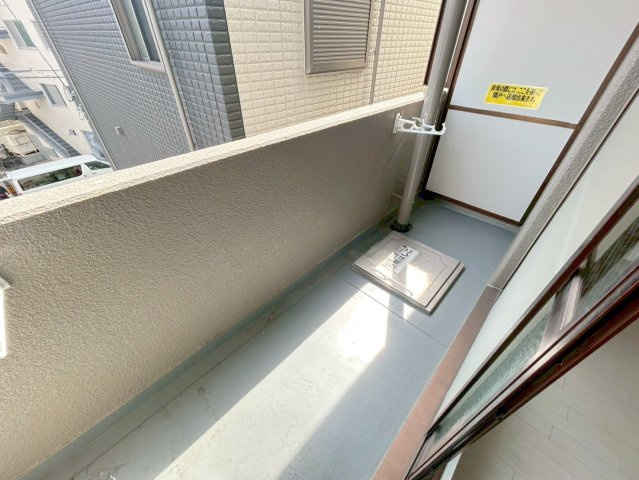 ポニークレスト上新庄のバルコニー