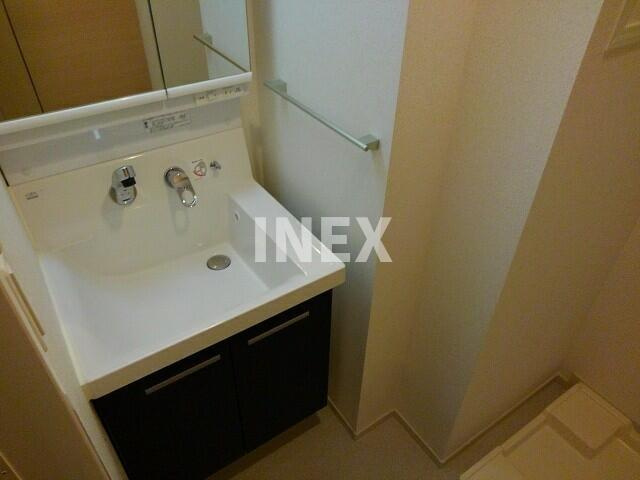 横浜市神奈川区栄町の賃貸マンションの洗面所