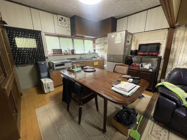 平山新町戸建ての居間・リビング