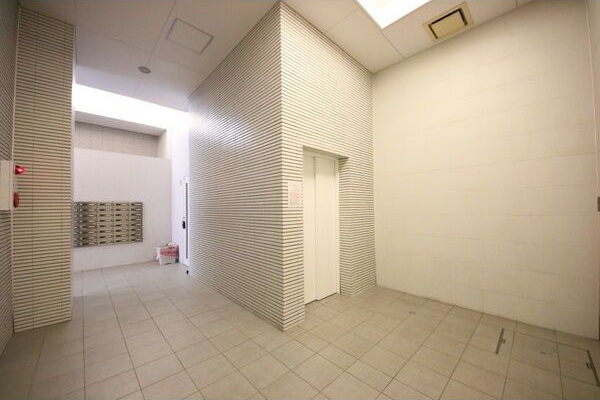 プラウランド堀田のロビー