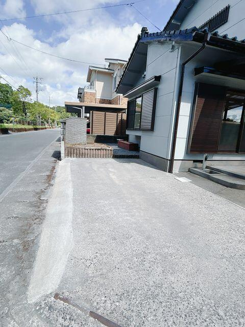【駐車場】