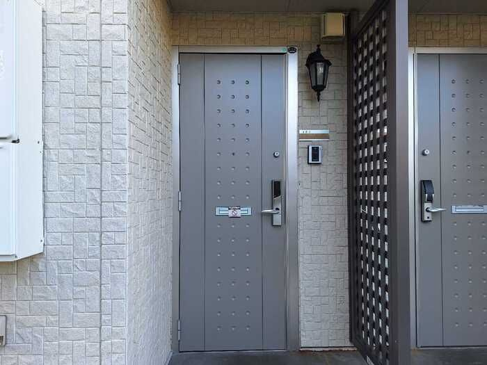 パインヒルズの玄関