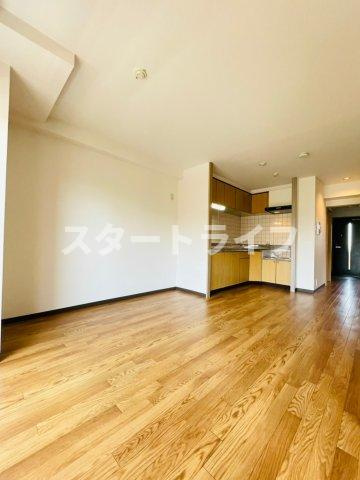 大阪市淀川区東三国６丁目の賃貸マンションの居間・リビング
