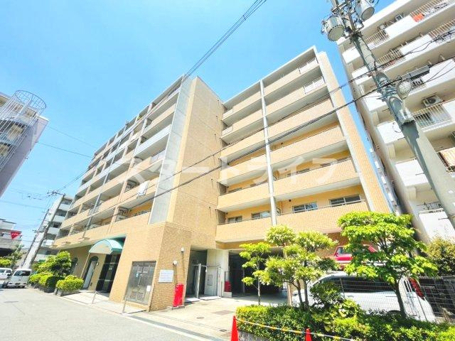大阪市淀川区東三国６丁目の賃貸マンションの外観