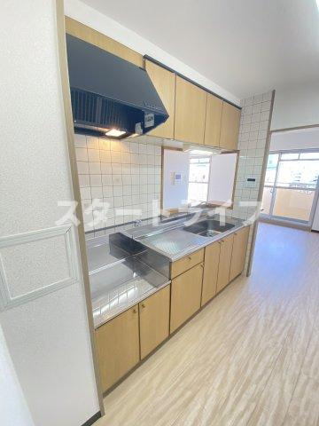 大阪市淀川区東三国６丁目の賃貸マンションのキッチン