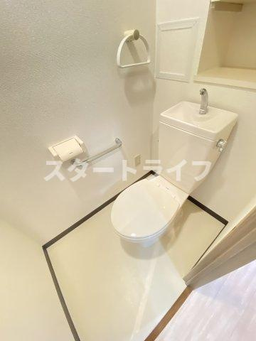 大阪市淀川区東三国６丁目の賃貸マンションのトイレ