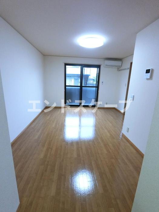 プリマベーラの居間・リビング|高崎、前橋のお部屋探しはエンドスケープまで！お客様の理想お聞かせ下さい♪