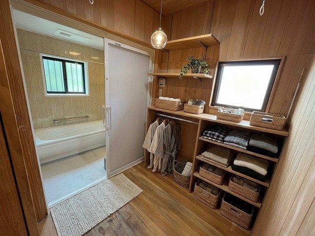 【脱衣所】 | 志免町片峰3丁目戸建 | ※CG加工によるイメージ画像です。家具・調度品は付属しません。現状優先とさせていただきます。
