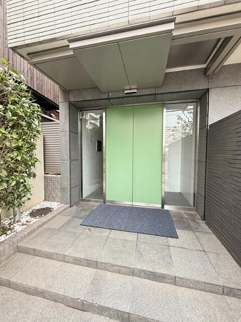 南麻布ウエストのエントランス