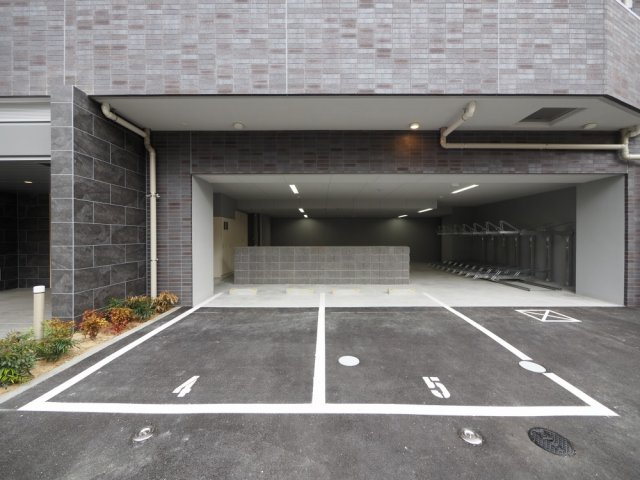 THE HUB MIYAKOJIMAの駐車場