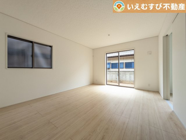 Cradle garden　本庄市下野堂第8の居間・リビング|ご家族みんながゆったりくつろげるリビング
ゆとりの空間でくつろいだり遊んだり、家族の時間が楽しみですね♪