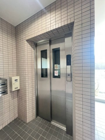 オーブ東須磨のエントランス