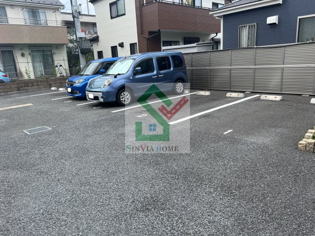 エルメゾン学園東の駐車場