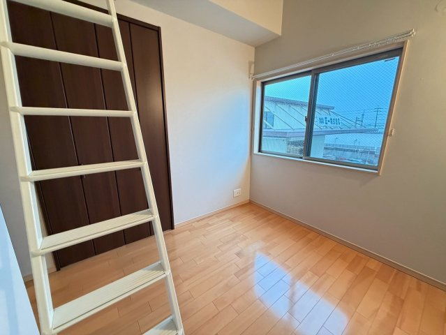 ◆リフォーム済み◆天井高デザイン◆ロフト付き４ＬＤＫ◆床暖房◆宇治市槇島町南落合の洋室|洋室