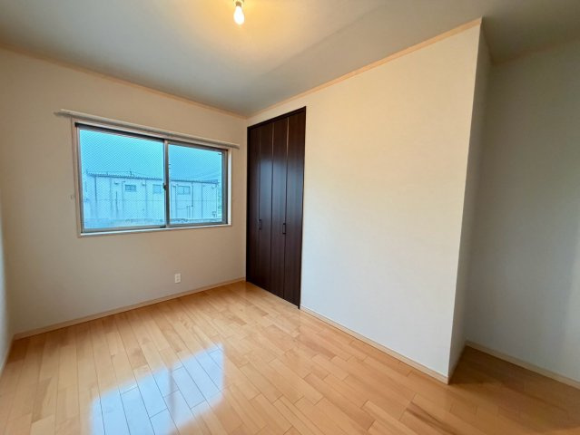 ◆リフォーム済み◆天井高デザイン◆ロフト付き４ＬＤＫ◆床暖房◆宇治市槇島町南落合の洋室|洋室