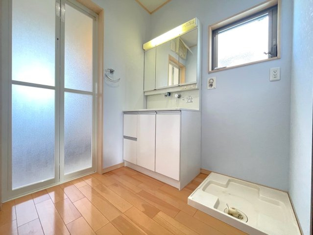 ◆リフォーム済み◆天井高デザイン◆ロフト付き４ＬＤＫ◆床暖房◆宇治市槇島町南落合の洗面所|洗面室